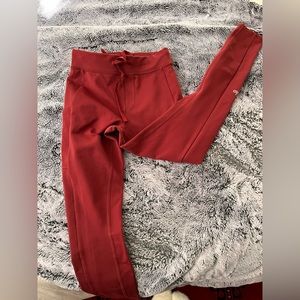 Alo Yoga red Joggers Xs
